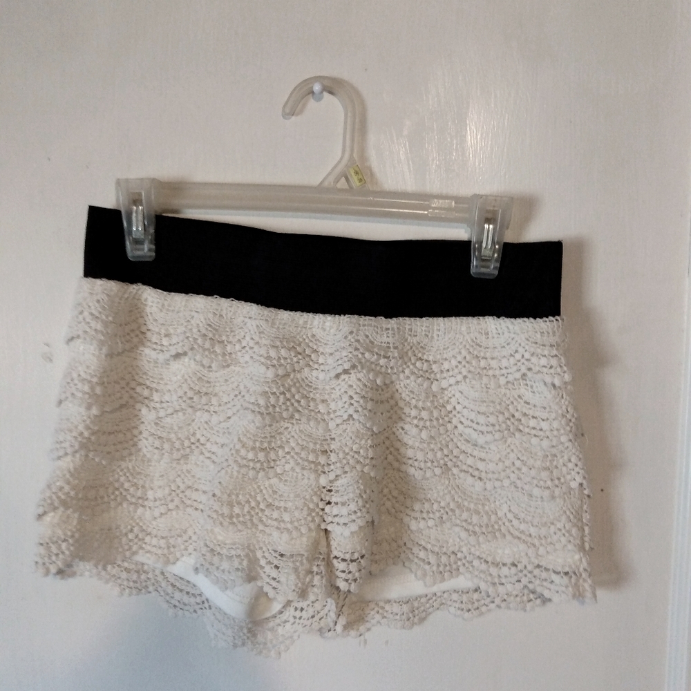 Canclay lace shorts